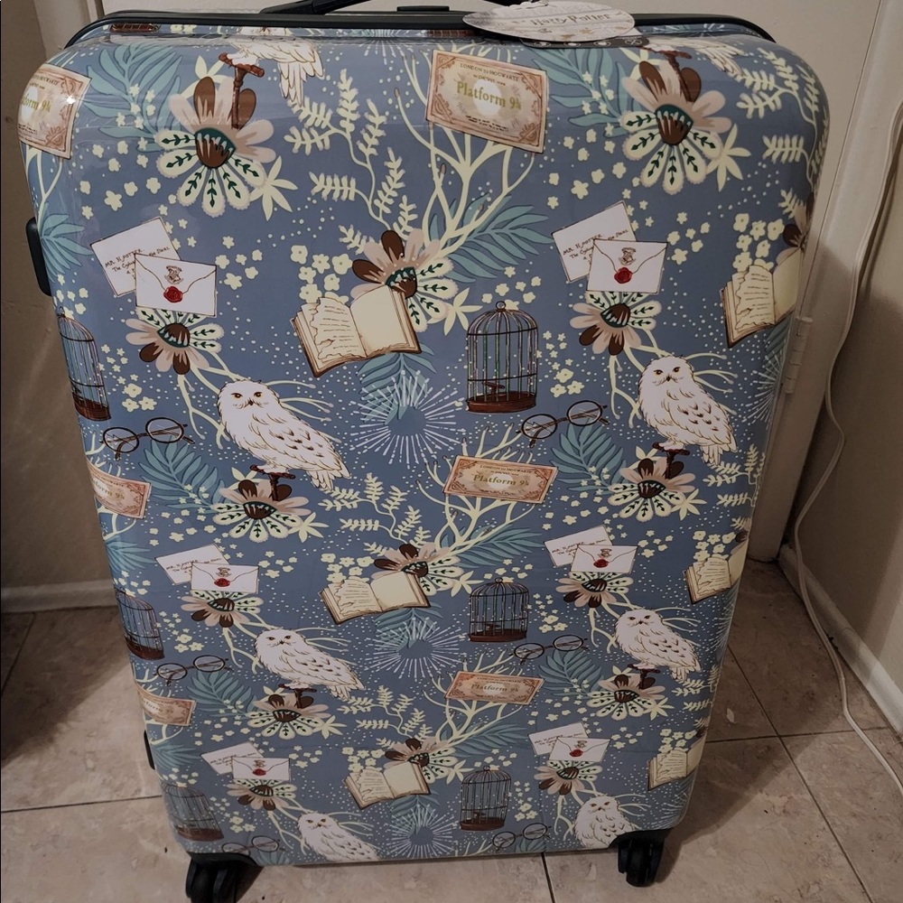 Harry Potter luggage 21”